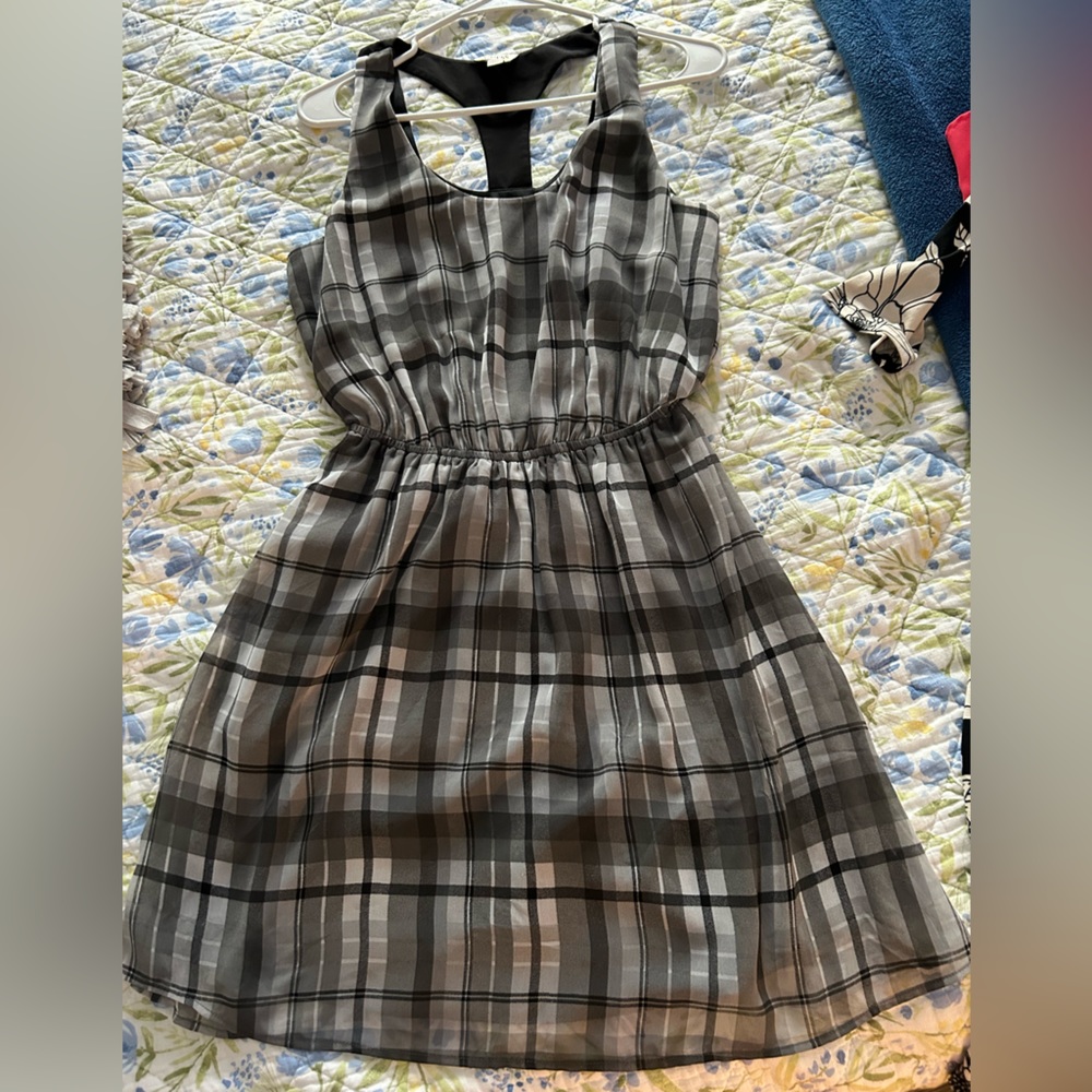 Guess, size M, plaid dress